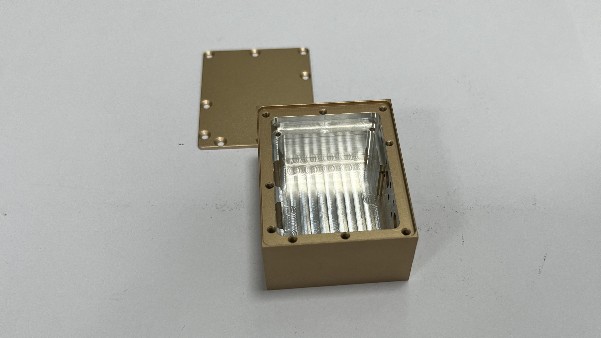 移動(dòng)電源外殼鋁型材cnc加工的工藝流程是什么？